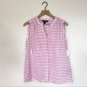 Striped sleeveless tassel hem blouse